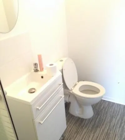 Spacieuse Maison Avec Et Salle De Bain Privees En Colocation A 10 Min De Gasthuis Rijsel