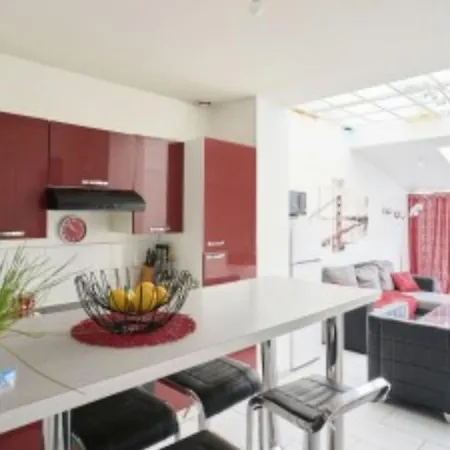 게스트하우스 Spacieuse Maison Avec Et Salle De Bain Privees En Colocation A 10 Min De *